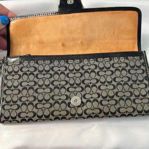 Coach Signature C Canvas SOHO buckle flap wallet black and gray Jacquard - Picture 9 of 16